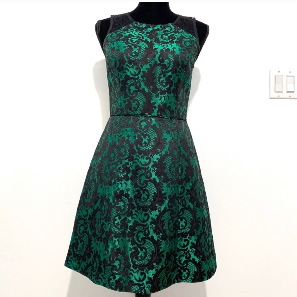 Aidon Mattox Sleeveless Emerald Green Lace Dress 4